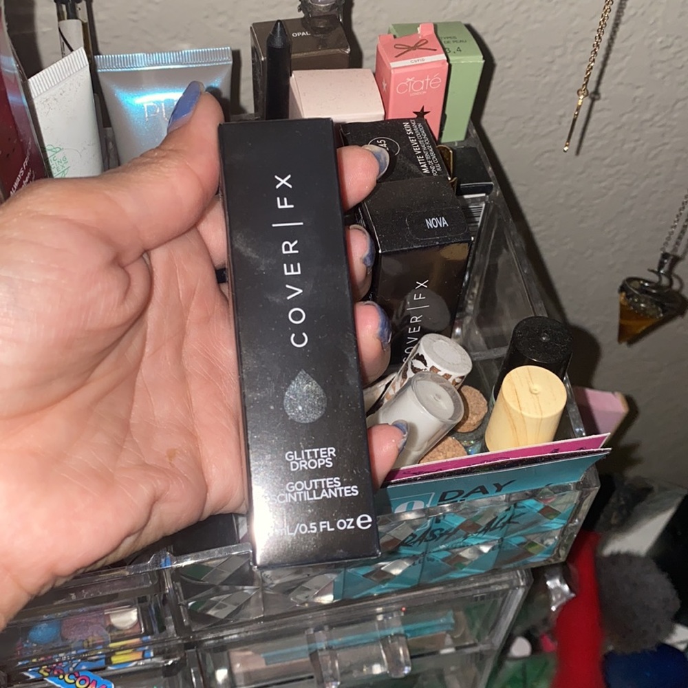 Makeup - Picture 7 of 8